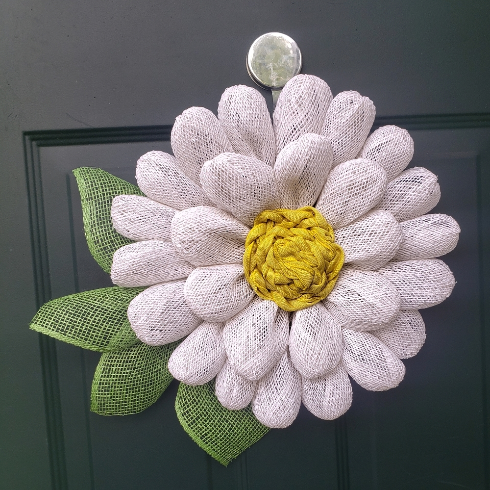 Handmade Daisy / Zinnia Flower Wreath